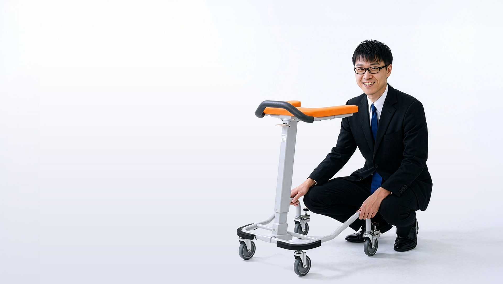 営業部 入社9年目 | 朝日